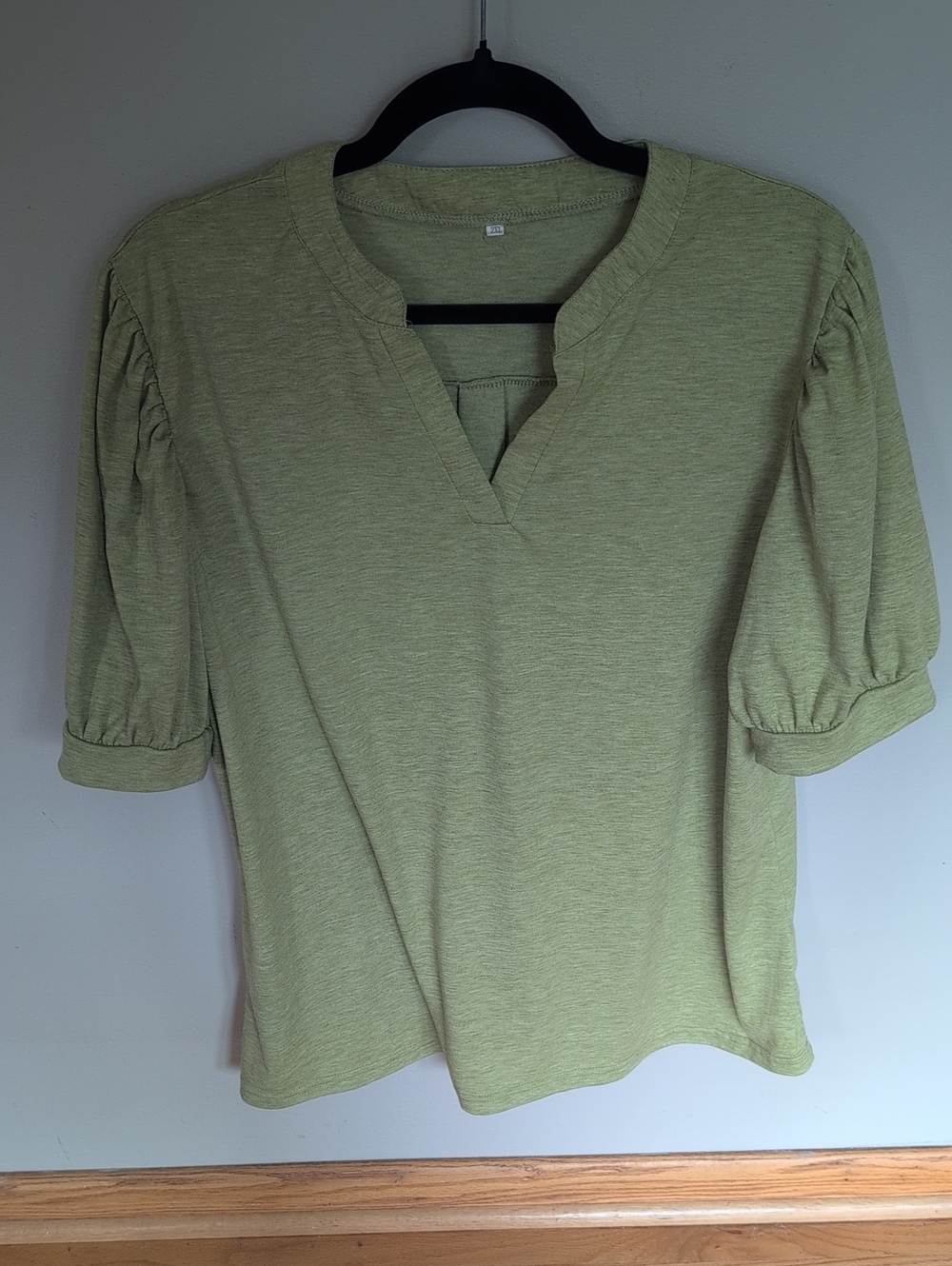 Women's Light Green Split-Neck Puff Sleeve Top